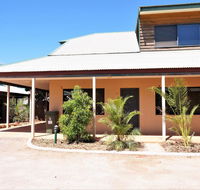 Ningaloo Breeze Villa 2 - 3 Bedroom Fully Self-Contained Holiday Accommodation