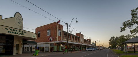 North Gregory Hotel - Holiday Adelaide 3