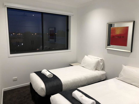 Nouveau On Young - Holiday Adelaide 3