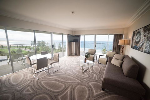Novotel Wollongong Northbeach - Holiday Adelaide 1