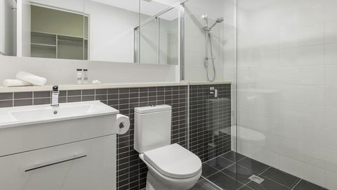Oaks Brisbane Woolloongabba Suites - Holiday Adelaide 1