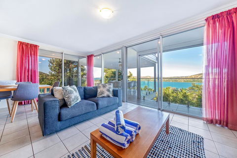 Oasis 22 - Hamilton Island - Holiday Adelaide 0
