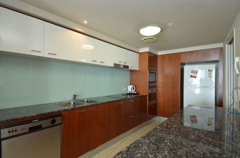 Ocean And Waterway View, 34th Floor, Chevron Renaissance - Holiday Adelaide 3