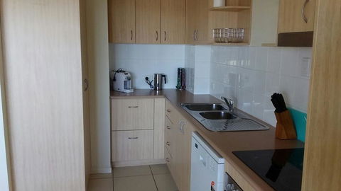 Ocean Breeze Apartments - Holiday Adelaide 1