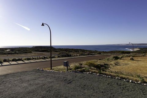 Ocean View Retreat - Holiday Adelaide 3