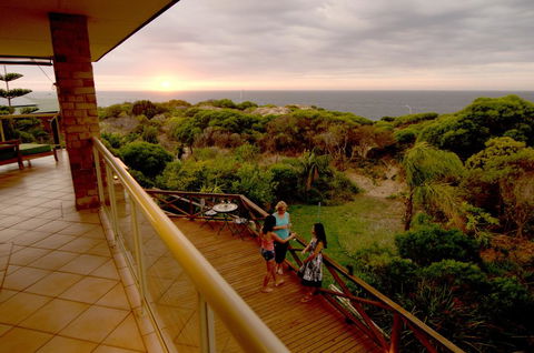 Oceana Sunset - Holiday Adelaide 0