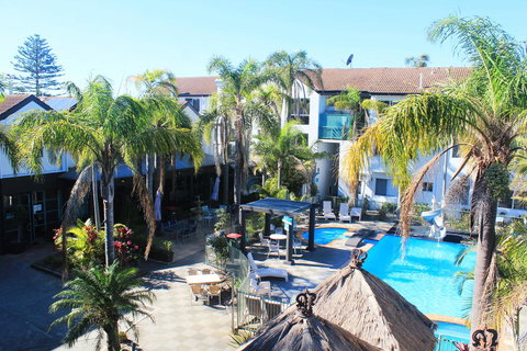 Oceanside Hawks Nest - Holiday Adelaide 1