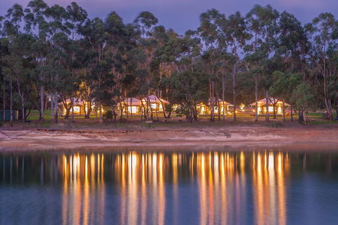 Olio Bello Lakeside Glamping - Holiday Adelaide 0