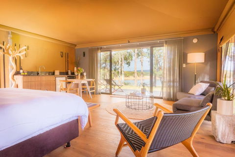 Olio Bello Lakeside Glamping - Holiday Adelaide 1