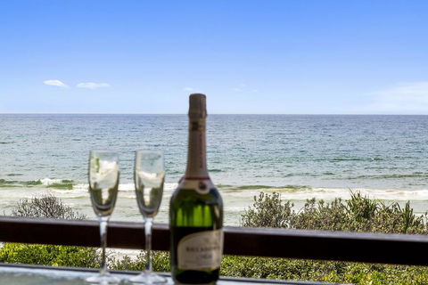 On The Beach At Hastings Point - Holiday Adelaide 2
