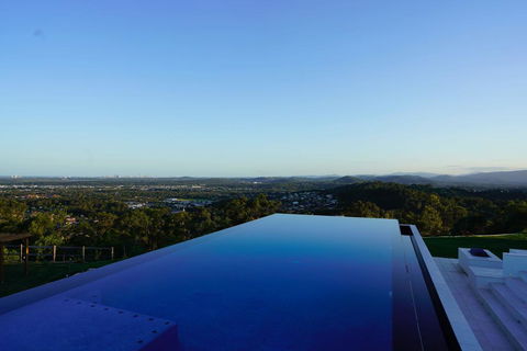 On Top Of The World - Holiday Adelaide 1