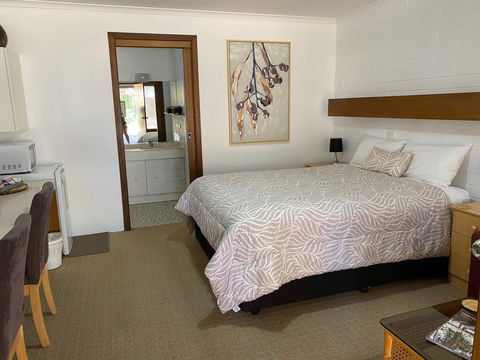 Orana Motor Inn - Holiday Adelaide 0