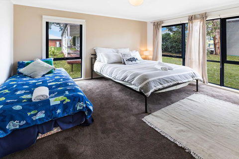 Orense - Waterviews In Newlands Arm - Holiday Adelaide 3
