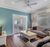 Oscars Pet Friendly Beach House 14 Tomaree Road - Holiday Adelaide
