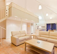Osprey Holiday Village Unit 105 - Tranquil 3 Bedroom Holiday Villa with a Pool in the Complex