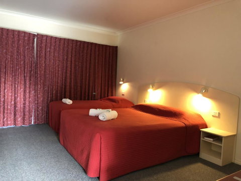 Outback Quarters- Motel Hay - Holiday Adelaide 0