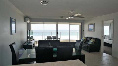 Pacific Surf Absolute Beachfront Apartments - Holiday Adelaide 3