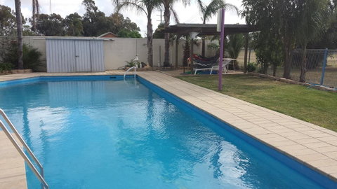 Paddle Steamer Motel - Holiday Adelaide 0