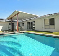 Palm 95 - Modern 4 BDRM Home with Pool - Holiday Adelaide