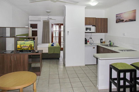 Palm Cove Beach Retreat - Holiday Adelaide 2