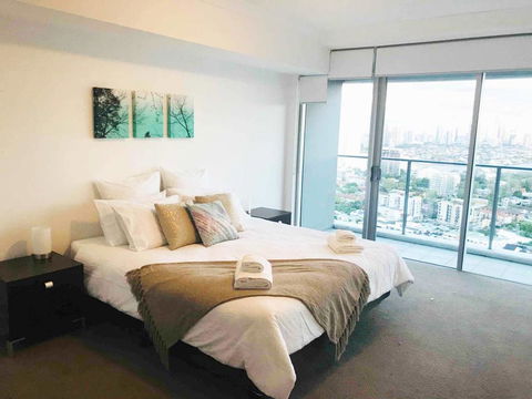 Panoramic Views Gold Coast Free WiFi Free Netflix - Holiday Adelaide 1