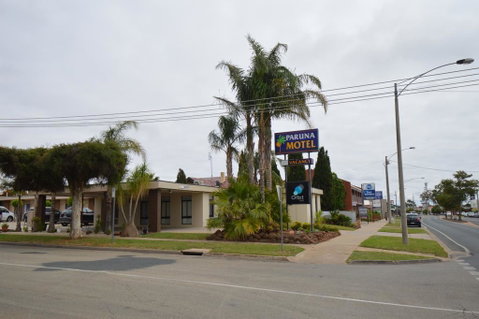 Paruna Motel - Holiday Adelaide 0
