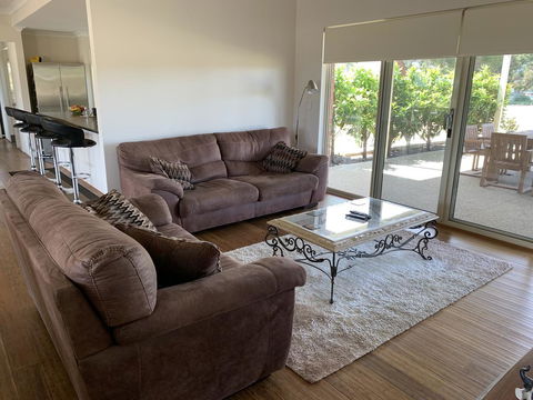 Peaceful Way Retreat - Holiday Adelaide 2
