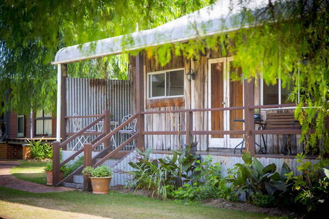 Peppercorn Cabin - Holiday Adelaide 1