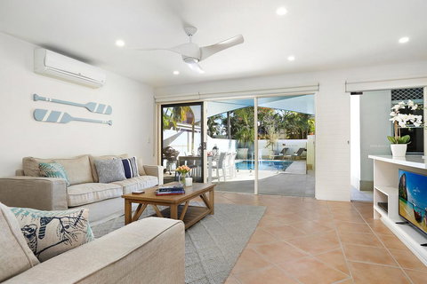 Perfectly Placed, Noosa Heads - Holiday Adelaide 1