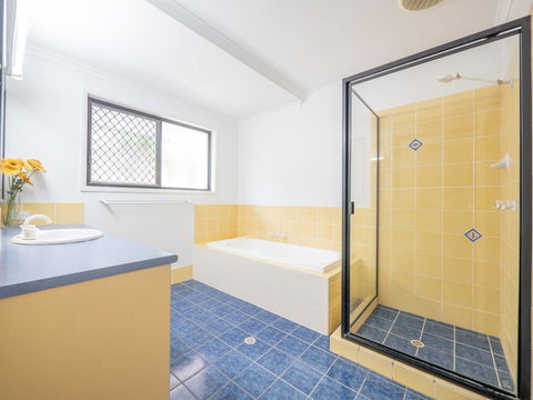Perindi Chase 21, Currimundi - Holiday Adelaide 1