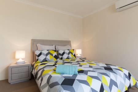 Perth Whistler Lodge - Holiday Adelaide 2