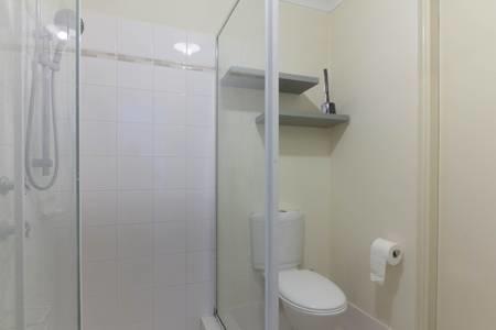 Perth Whistler Lodge - Holiday Adelaide 3