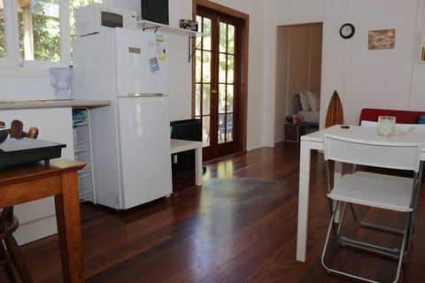 Pet Friendly Duplex In The Heart Of Palm Beach - Holiday Adelaide 3