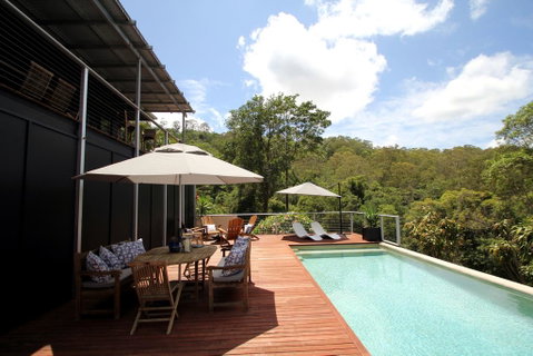 Phoenix Eumundi Bed & Breakfast - Holiday Adelaide 0