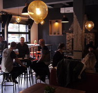 Pint On Punt Backpackers - Holiday Adelaide