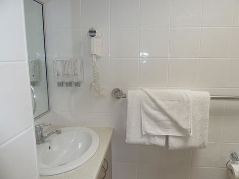 Pioneer Lodge Motel - Holiday Adelaide 3