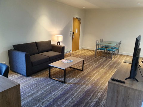 Porter's Plainland Hotel - Holiday Adelaide 2