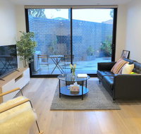 Pride Bentleigh Apartment with Private Garden - Holiday Adelaide