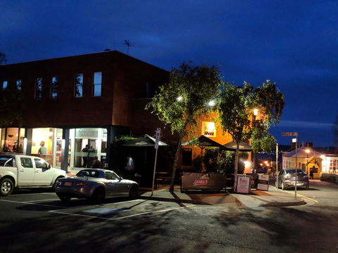 Prince Of Wales Hotel - Holiday Adelaide 0