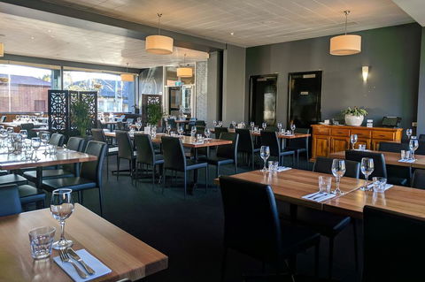 Prince Of Wales Hotel - Holiday Adelaide 1