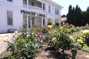 Princes Lodge Motel with Holiday Adelaide