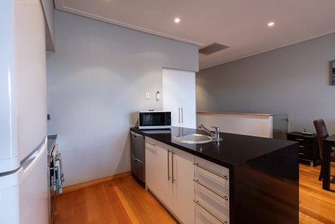 Promenade Executive Apartments - Holiday Adelaide 2