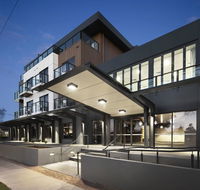 Quality Hotel Lakeside - Holiday Adelaide