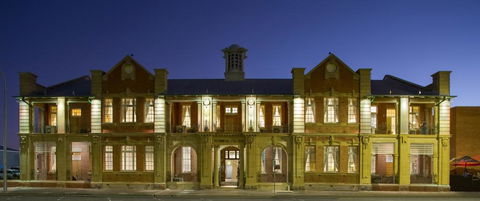 Quality Hotel Regent Rockhampton - Holiday Adelaide 0