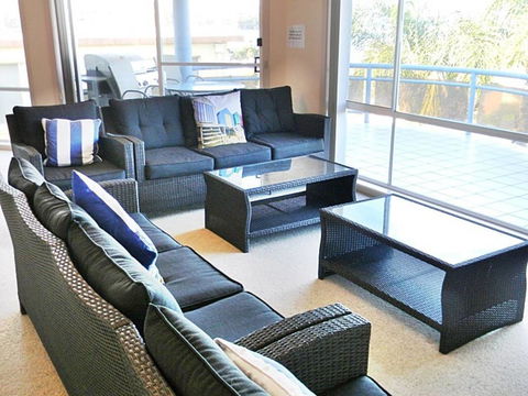 QUAYS 6 - Holiday Adelaide 1