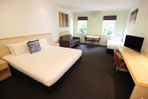 Red Bridge Motor Inn - Holiday Adelaide 0