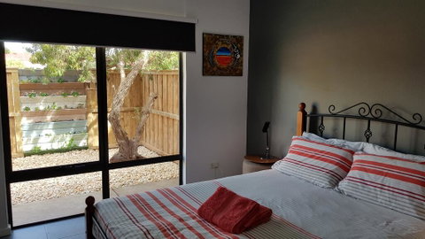 Red Ochre - Large 1BR With Private Courtyard - Holiday Adelaide 0
