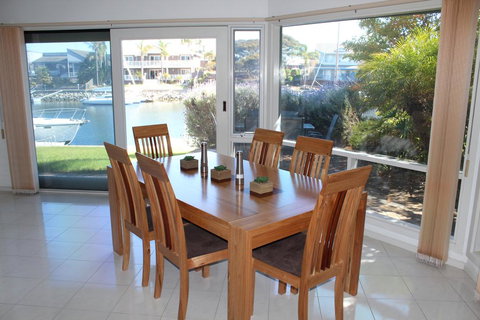 Relax At The Marina - Holiday Adelaide 0