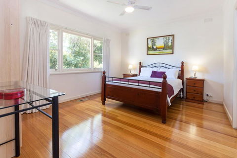RENOVATED BEACH BEAUTY - ROSEBUD - Holiday Adelaide 3