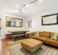 Retro Styled 3 Bedroom Apartment with Tree Views - Holiday Adelaide